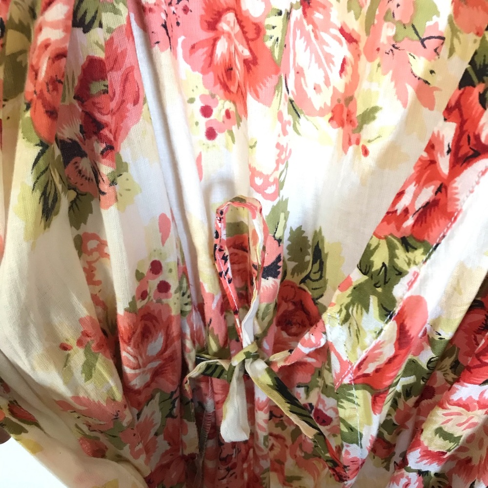 Floral robe - Picture 2 of 3